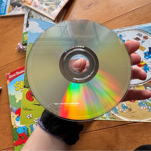 The Smurfs Season One Volume One DVD - Picture 4 of 4